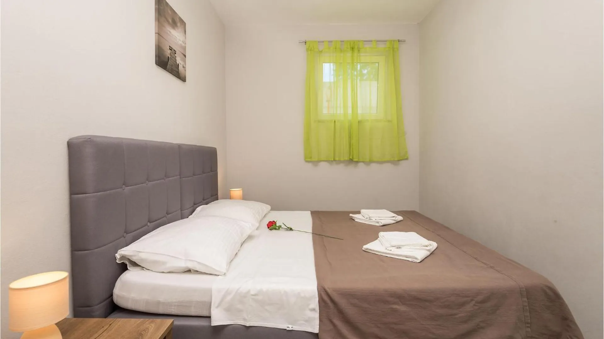 Cozy Apartment In Opric With Wifi