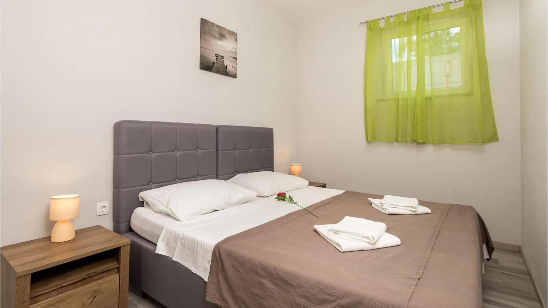 Cozy Apartment In Opric With Wifi